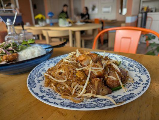 Giving Cafe & Bistro