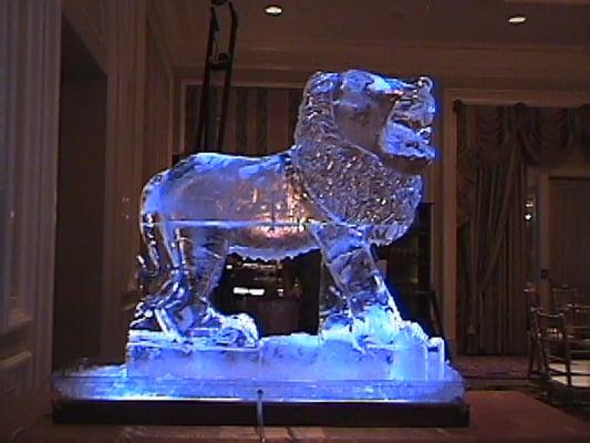 Custom Craft Ice Sculpturing