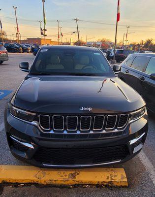 2025 Grand Cherokee Ltd. in Rocky Mountain Pearl.
