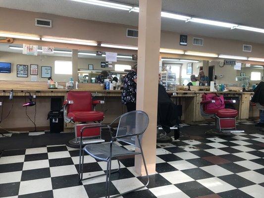 Dom's Barber Shop & Styling