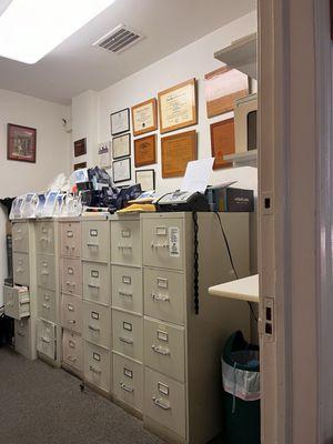 Dr Andrew G Oliphant