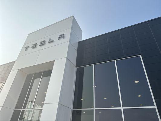 Tesla Westmont