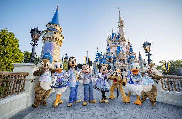 Vive la celebración! 50 años de Disney