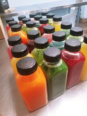 This is our 3 day raw til 4 Variety Juice cleanse