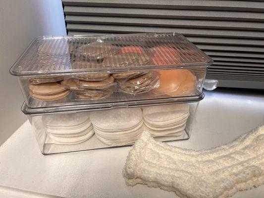 Lady Js bride provisions!! Henry offers nothing!