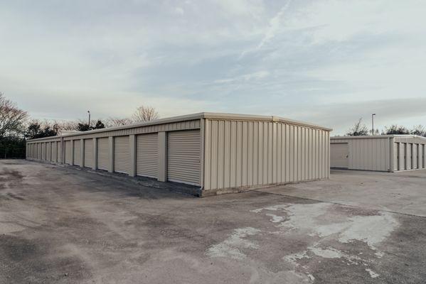 Fountain Plaza Storage