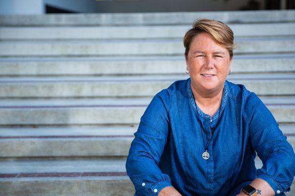 Julie Krabbe - RE/MAX Select One