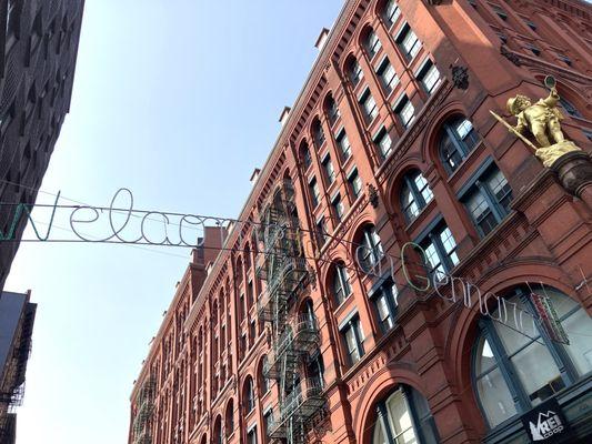 Puck Building