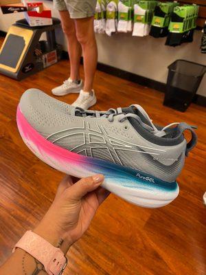 ASICS Gel- Nimbus 25