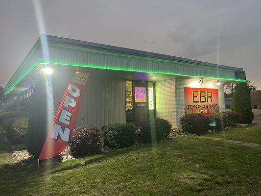 EBR tobacco & vape 2