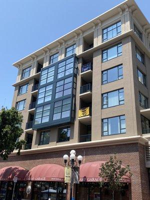 Full exterior paint for two high rise buildings downtown San Diego
2 component urethane industrial coatings on al metal surfaces.