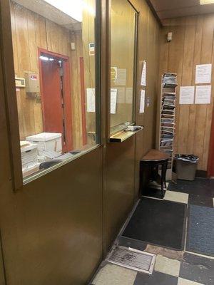 Entrance/waiting area