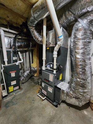 New Amana Connunicating furnace with whole house air filter.