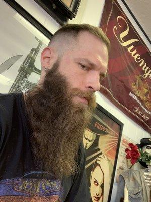 Fresh cut from uppercuts....only 35$ with a nice tip