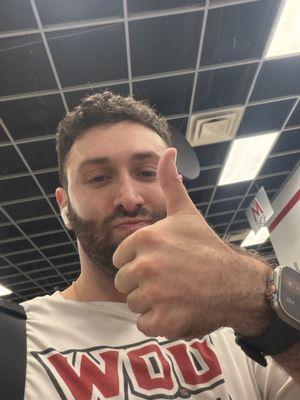 This is the nicest gym in AZ!! Pull up if you can because the renovations are stunning! Ethan is the hardest worker