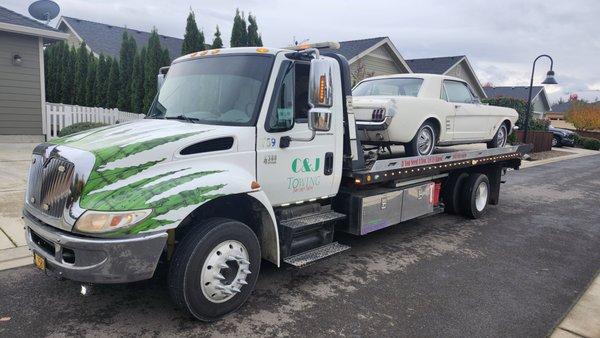 C & J Towing