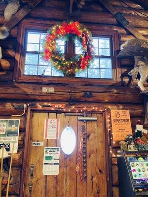 Quaint Log cabin going back to the mid 1,800s.