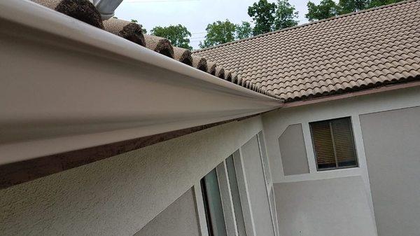 ER Gutters and Siding