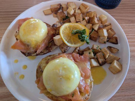 Salmon Benedict