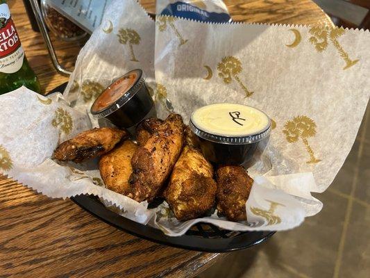 hot wings with blue cheese