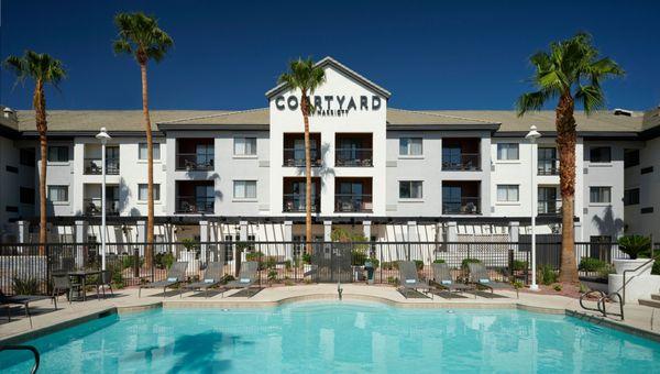 Relaxing pool at the fully renovated Courtyard in Henderson / Green Valley NV