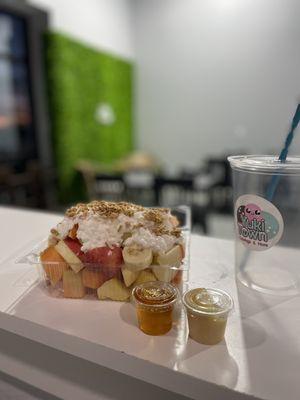 Qué tal empezar con una Hawaiana. Solo fruta fresca