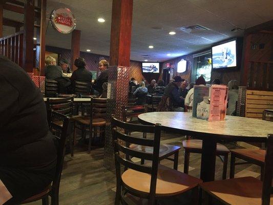 Topper's Bar & Grill