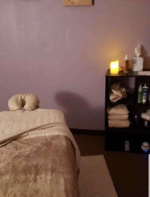 Located downtown, professional and did an amazing job. The ambiance was perfect! Clean, dimly lit and calm background music. 10/10