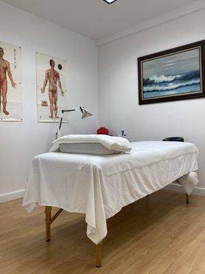 Our clean and neat Acupuncture treatment room.