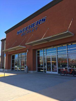 SKECHERS Warehouse Outlet