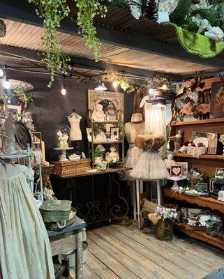 The Vintage Peddler