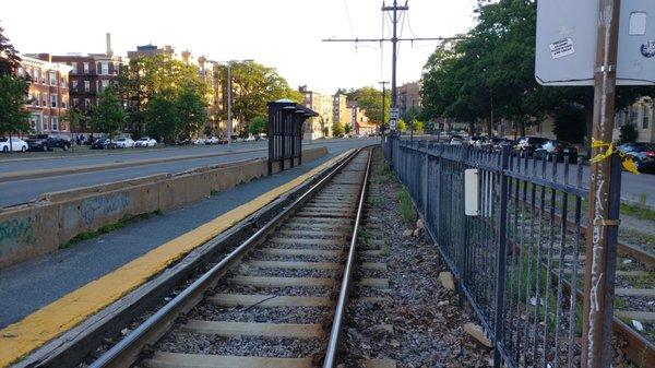 Inbound "platform" at Griggs Street