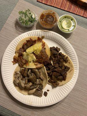 Tacos de Al pastor, carne asada, buche.