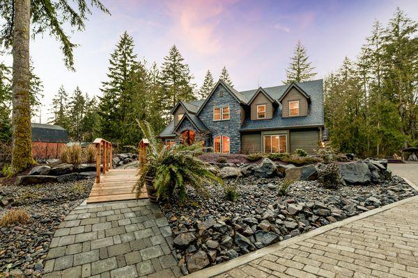 Vanessa Calvert - The Hasson Company