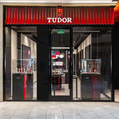 Tudor Boutique Store Front