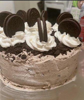 Cookies 'n Crème Cake (3 layers)