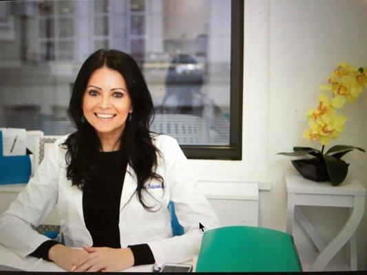 Dr. Rabinovich is a Board Certified Neurologist specializing in Multiple Sclerosis with over a decade of experience.