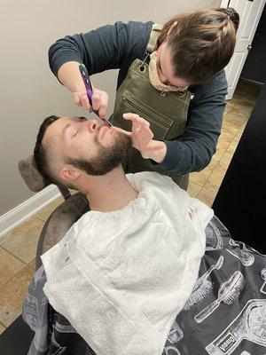 Beard edging with straight razor