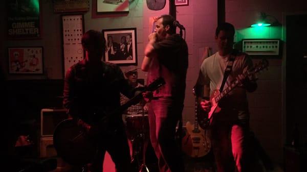 Red Lotus Review was Awesome!! Look for the large P next to the 7-11 to find this place. :)