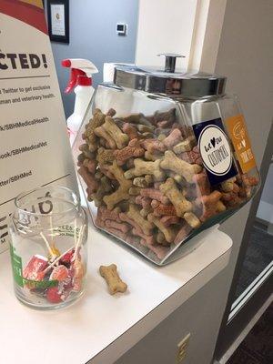 Treats for the 2 & 4 legged. #UpCloseSavor XP