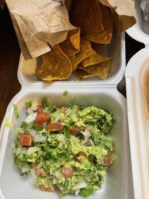 Guacamole and chips to go