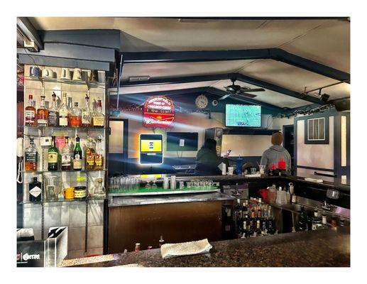 The Oasis Tavern 6809 N Sheridan Rd, Chicago, IL