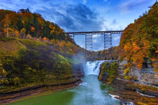10 mins from this beautiful site! Letchworth State Park! The Grand Canyon of the East