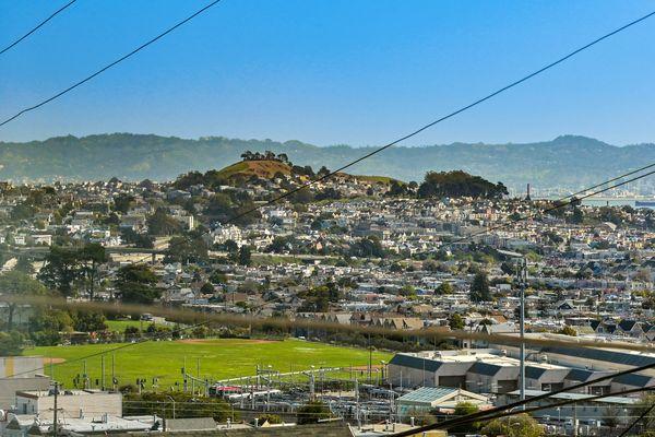 Danielle Lazier - Vivre Real Estate