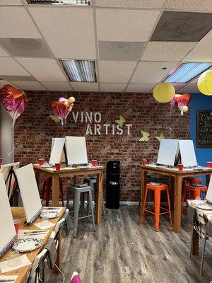 It was pretty much a full house in the studio last Saturday and the AC was not working, so the studio was stuffy/a bit humid