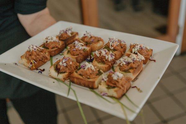 Pulled bbq chicken sliders