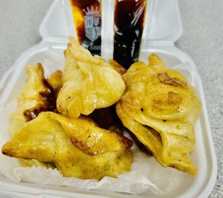 Appetizers Fried Pork Dumpling (6Pcs) $ 4.99