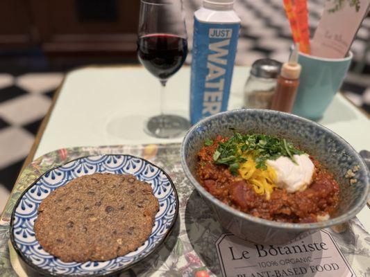 Spicy Chili Sin Carne, Chocolate Pecan Cookie, house red wine
