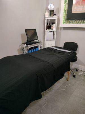 The cozy room, with a heated table.