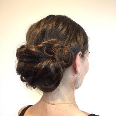Everyday updo by Jil Ortíz